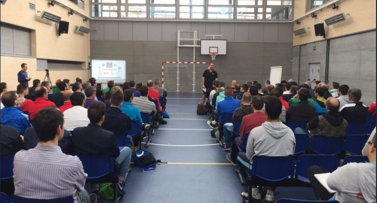 Éxito de participación en el Clínic de Entrenadores de Fútbol Sala VaMar 2018